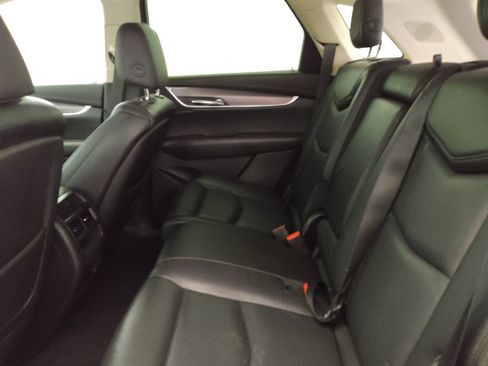 Used 2017 Cadillac XT5 Luxury w/ Driver Awareness Package FWD image 18
