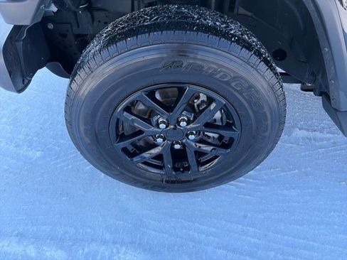 Used 2022 Jeep Gladiator Sport AWD/4WD image 12