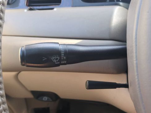 Used 2000 Lincoln Town Car Signature RWD image 26