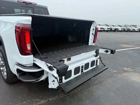 Used 2026 GMC Sierra 1500 Denali w/ Denali Reserve Package AWD/4WD image 14