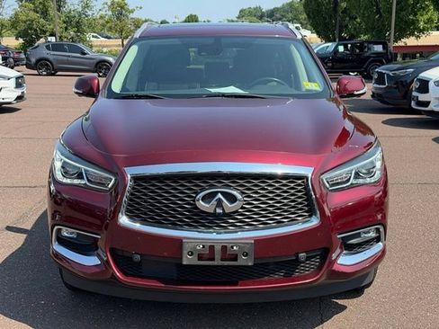 Used 2019 INFINITI QX60 Luxe w/ Essential Package AWD/4WD image 2