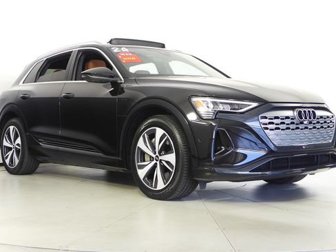 Used 2024 Audi Q8 e-tron Premium Plus w/ Premium Plus Package AWD/4WD image 4