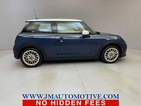 Used 2025 MINI Cooper 2-Door Hardtop FWD image 6