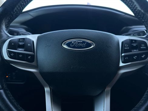 Used 2020 Ford Explorer XLT image 23