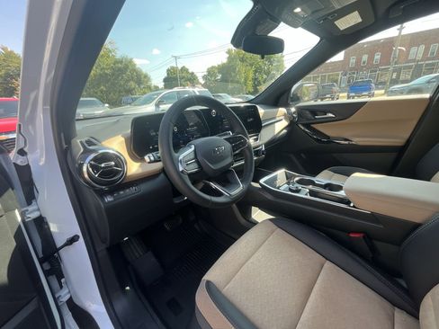 New 2026 Chevrolet Equinox ACTIV w/ Convenience Package III AWD/4WD image 35