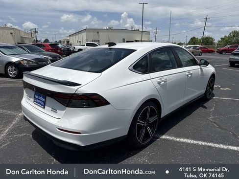 Used 2025 Honda Accord Sport image 4