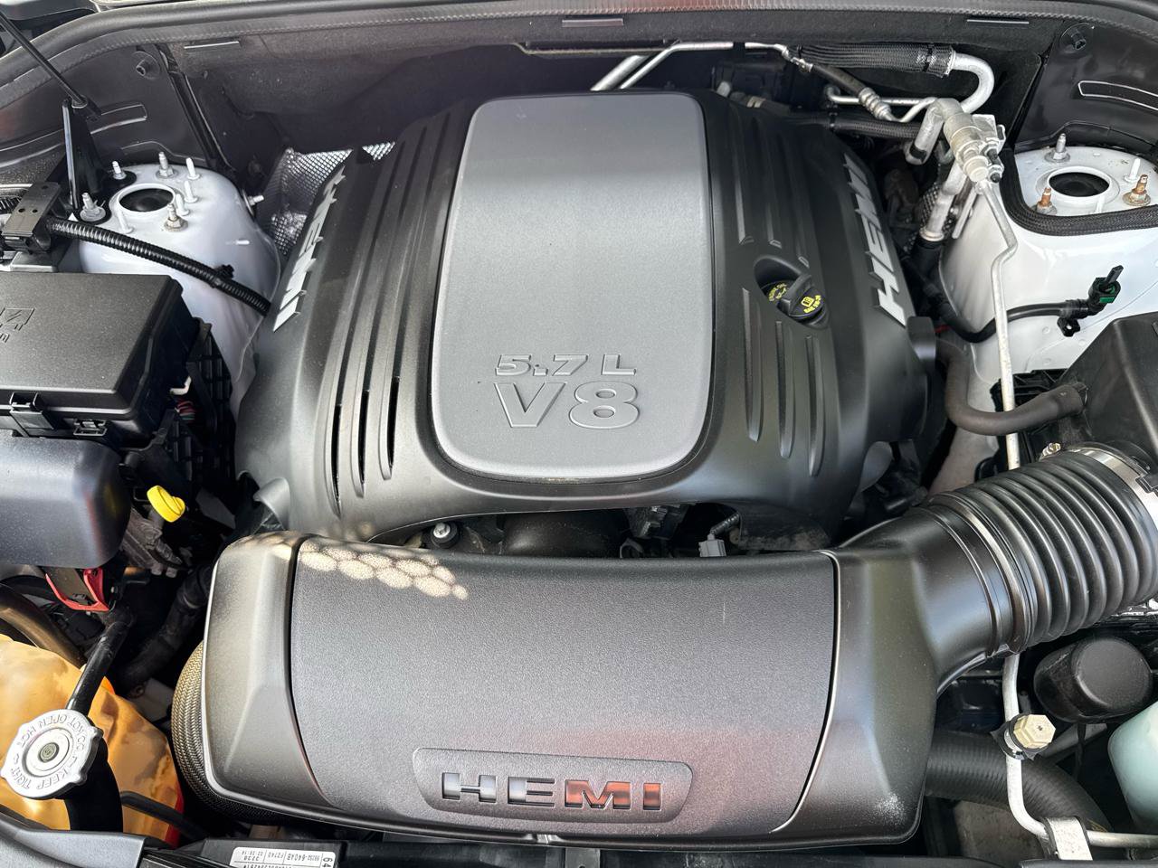 Used 2019 Dodge Durango R/T w/ Technology Group AWD/4WD image 25