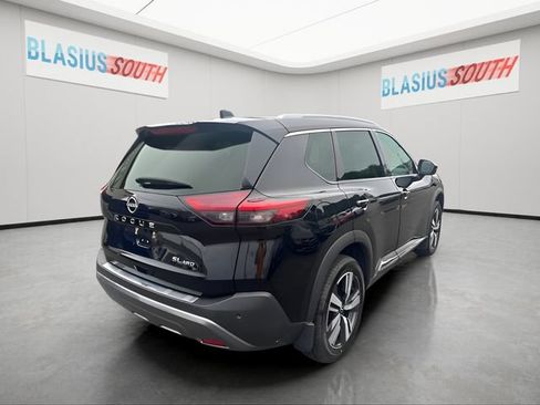 Used 2023 Nissan Rogue SL AWD/4WD image 3