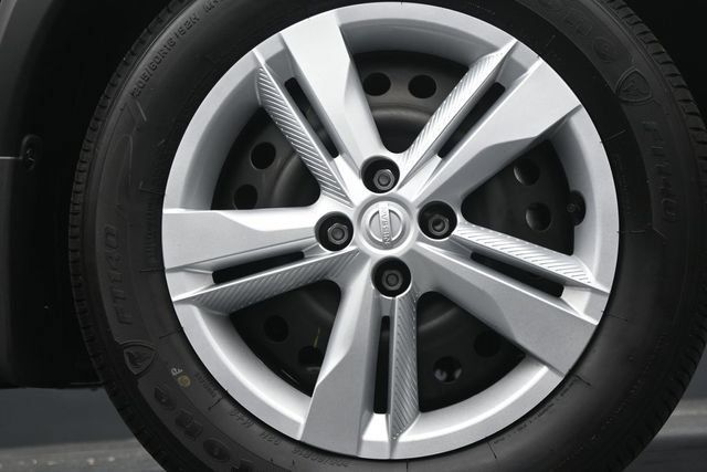 Used 2025 Nissan Kicks Play S FWD image 9
