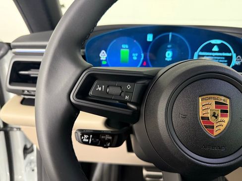 New 2025 Porsche Macan 4S Electric image 36