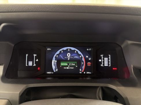 Used 2025 Toyota 4Runner SR5 AWD/4WD image 29