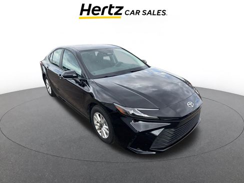 Used 2025 Toyota Camry LE image 1