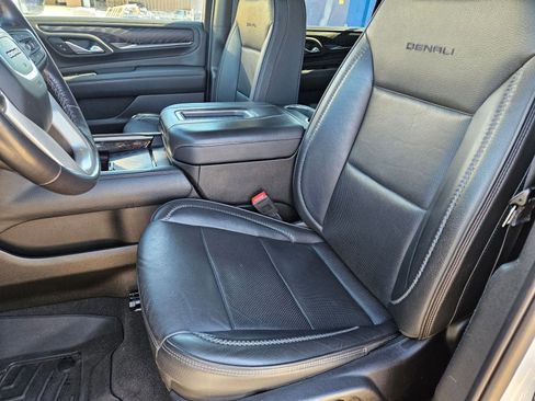Used 2022 GMC Yukon XL Denali image 22