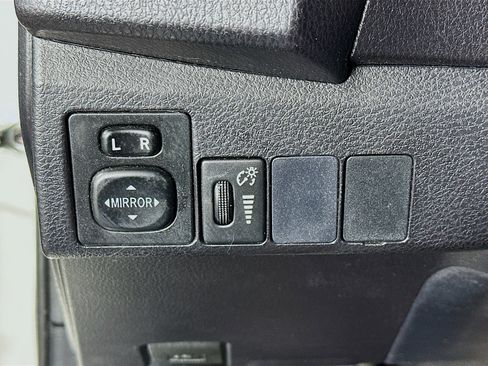 Used 2016 Toyota Corolla S image 17