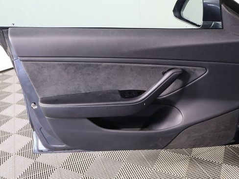 Used 2018 Tesla Model 3 Mid Range image 12