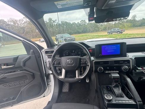 Used 2024 Toyota Tacoma TRD Sport image 16