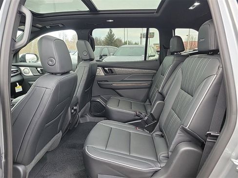 New 2026 Buick Enclave Avenir w/ Super Cruise Package image 12