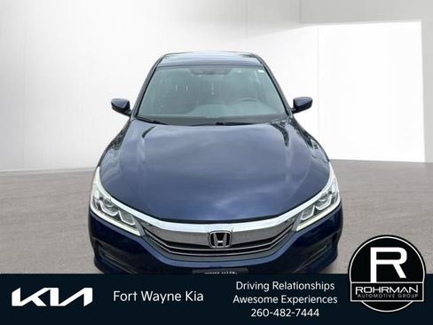 Used 2017 Honda Accord Sport image 8