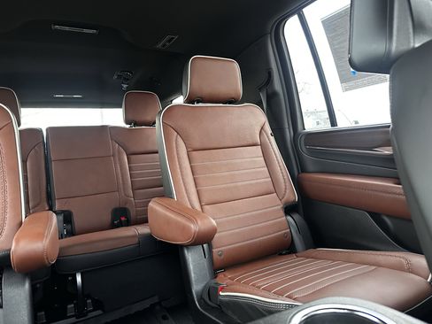 Used 2024 GMC Yukon XL Denali Ultimate image 14
