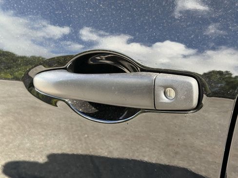 New 2025 Nissan Kicks Play S image 28