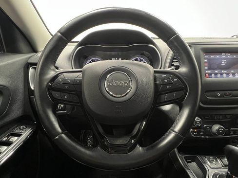 Used 2019 Jeep Cherokee Latitude Plus FWD image 22