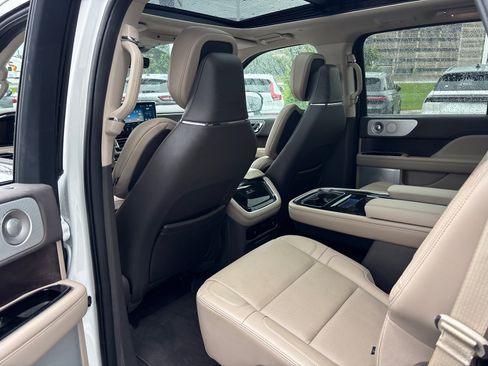Certified 2023 Lincoln Navigator Reserve AWD/4WD image 26