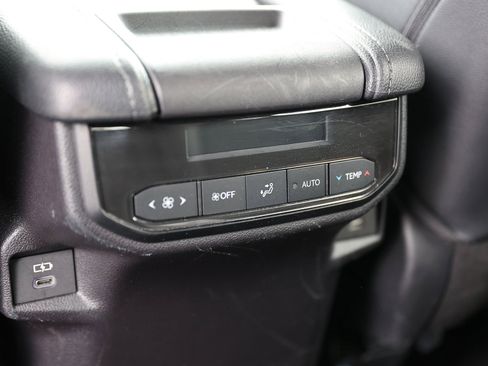 Used 2025 Toyota Grand Highlander AWD image 24