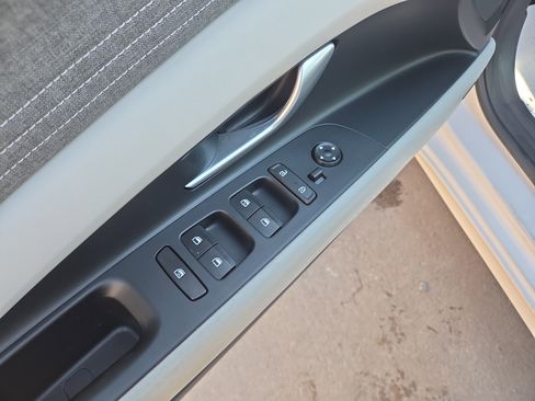 Certified 2023 Hyundai Elantra Limited image 16