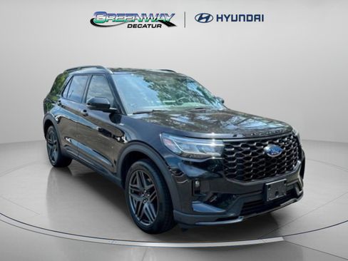 Used 2025 Ford Explorer ST-Line w/ ST-Line Street Pack AWD/4WD image 2
