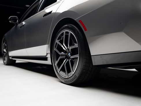 Used 2023 BMW 740i RWD image 77