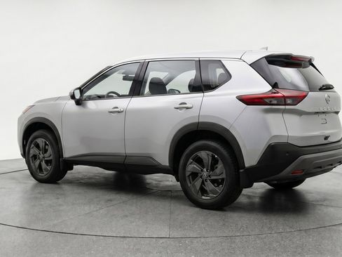 Used 2025 Nissan Rogue SV FWD image 6