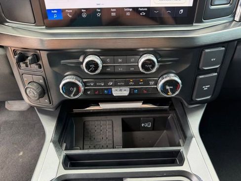 Used 2023 Ford F250 Lariat w/ Tremor Off-Road Package AWD/4WD image 18