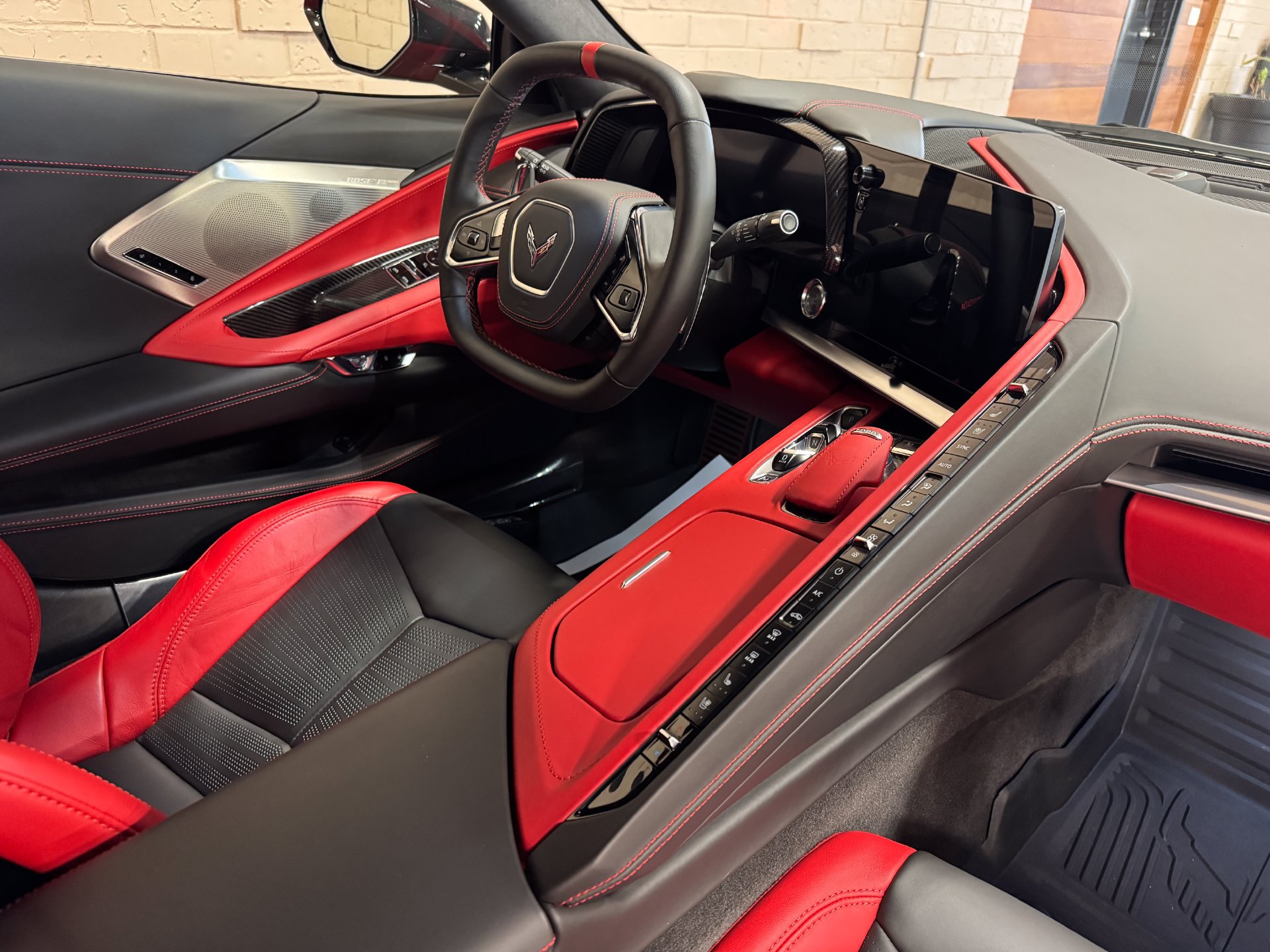 Used 2025 Chevrolet Corvette Stingray Premium Cpe w/ Z51 Performance Package RWD image 46