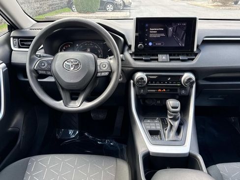 Used 2025 Toyota RAV4 XLE image 8