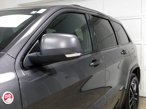 Used 2021 Jeep Grand Cherokee Trailhawk w/ Premium Lighting Group AWD/4WD image 24
