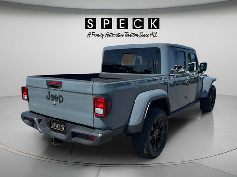 Used 2025 Jeep Gladiator Sport AWD/4WD image 5