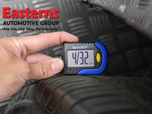 Used 2023 Chrysler 300 S RWD image 27