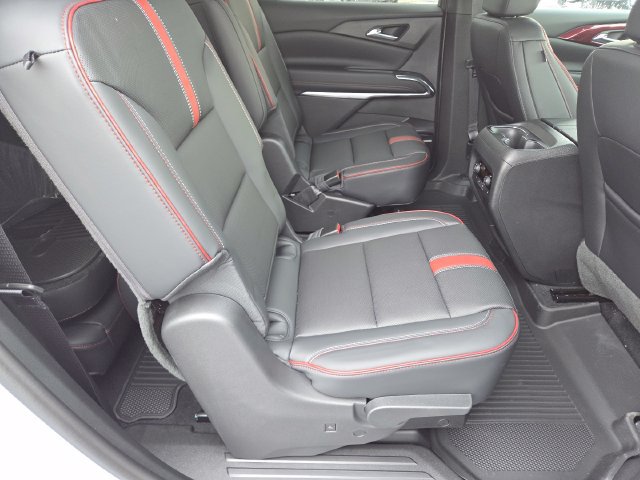 New 2027 Chevrolet Traverse RS w/ LPO, Floor Liner Package AWD/4WD image 23