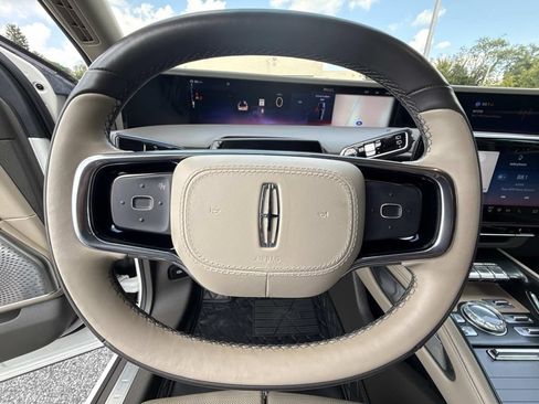 Used 2024 Lincoln Nautilus Reserve w/ Equipment Group 203A AWD/4WD image 11