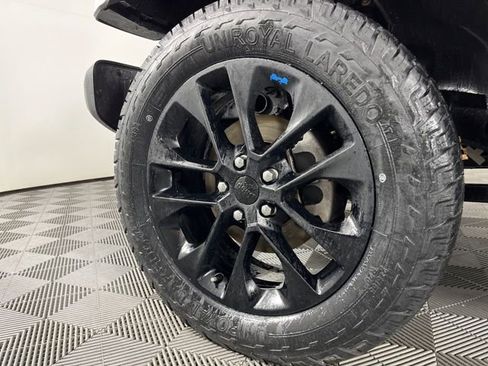 Used 2022 Jeep Wrangler Unlimited Sahara w/ Cold Weather Group image 12