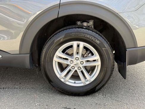 Used 2023 Ford Explorer XLT w/ Equipment Group 202A AWD/4WD image 12