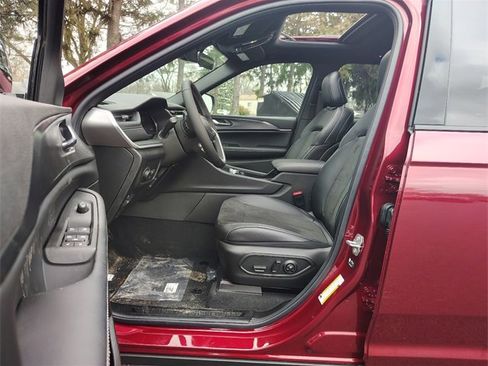 New 2025 Jeep Grand Cherokee Altitude w/ Trailer Tow Package image 2