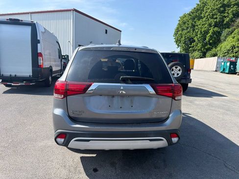 Used 2019 Mitsubishi Outlander ES FWD image 5