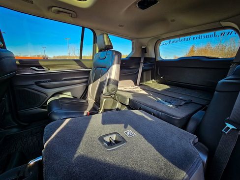 Certified 2024 Jeep Grand Cherokee L Limited image 39