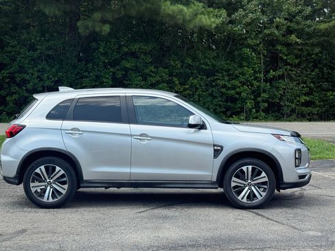 Used 2021 Mitsubishi Outlander Sport ES FWD image 3