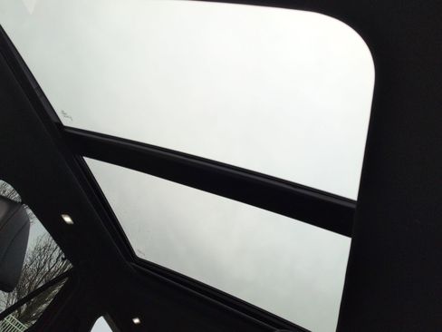 Certified 2025 Honda Pilot Black Edition image 12