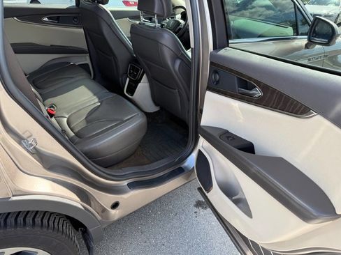 Used 2019 Lincoln Nautilus Reserve AWD/4WD image 11