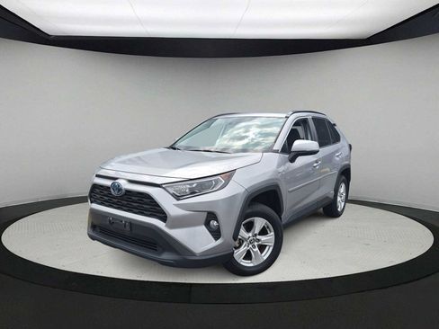 Used 2021 Toyota RAV4 XLE w/ Convenience Package AWD/4WD image 1