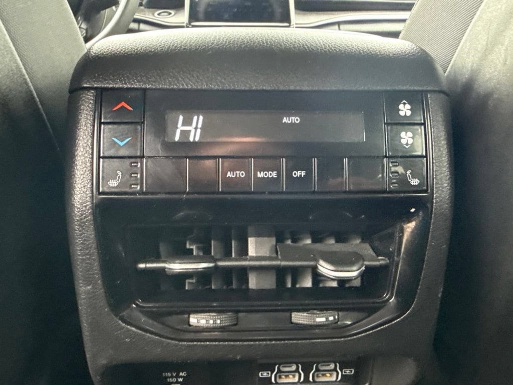 Used 2023 Jeep Grand Cherokee L Limited AWD/4WD image 23