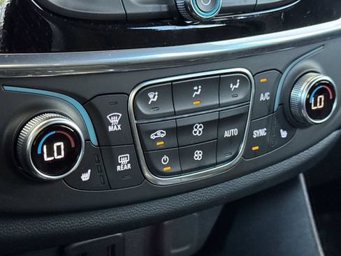 Used 2023 Chevrolet Traverse LT w/ LPO, Floor Liner Package AWD/4WD image 29